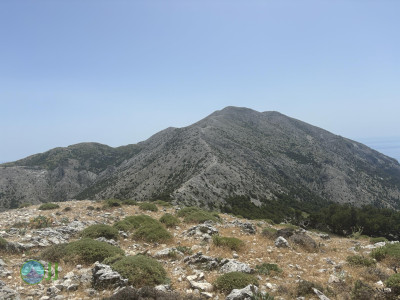 Crossing the Kerkis mountain range